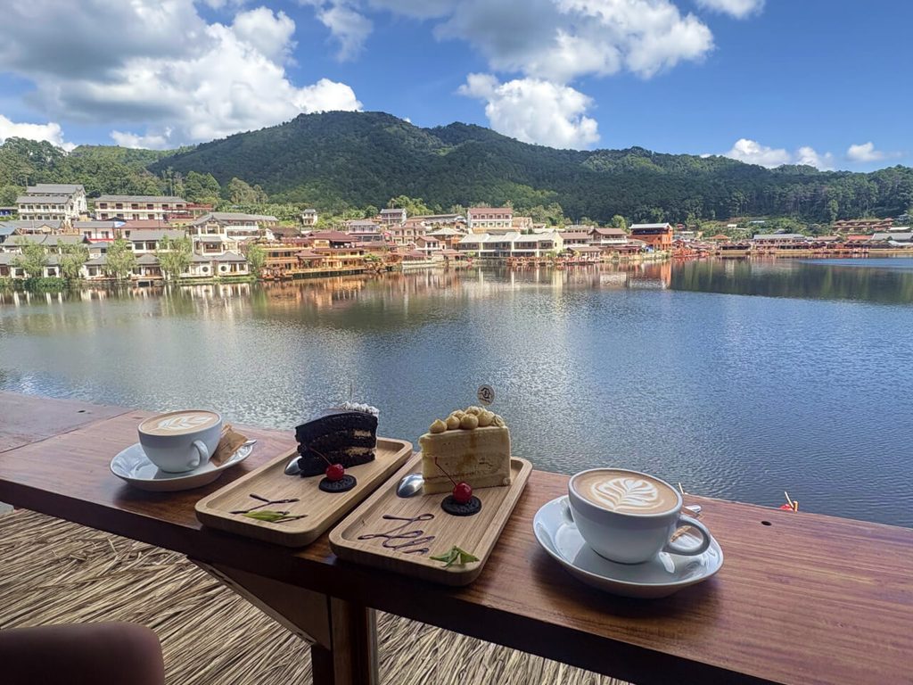 Кафе Lee Wine Coffee в Бан Рак Тай